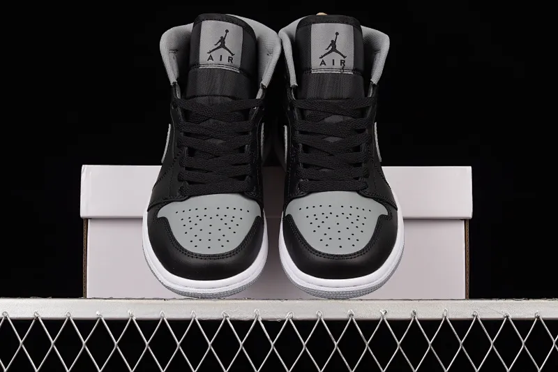 All categories Air Jordan Jordan series basketball shoes Air Jordan 1 Mid G version pure original Air Jordan 1 Mid SE AJ1 Joe 1 small shadow gray mid-top retro basketball shoes BQ6472-007